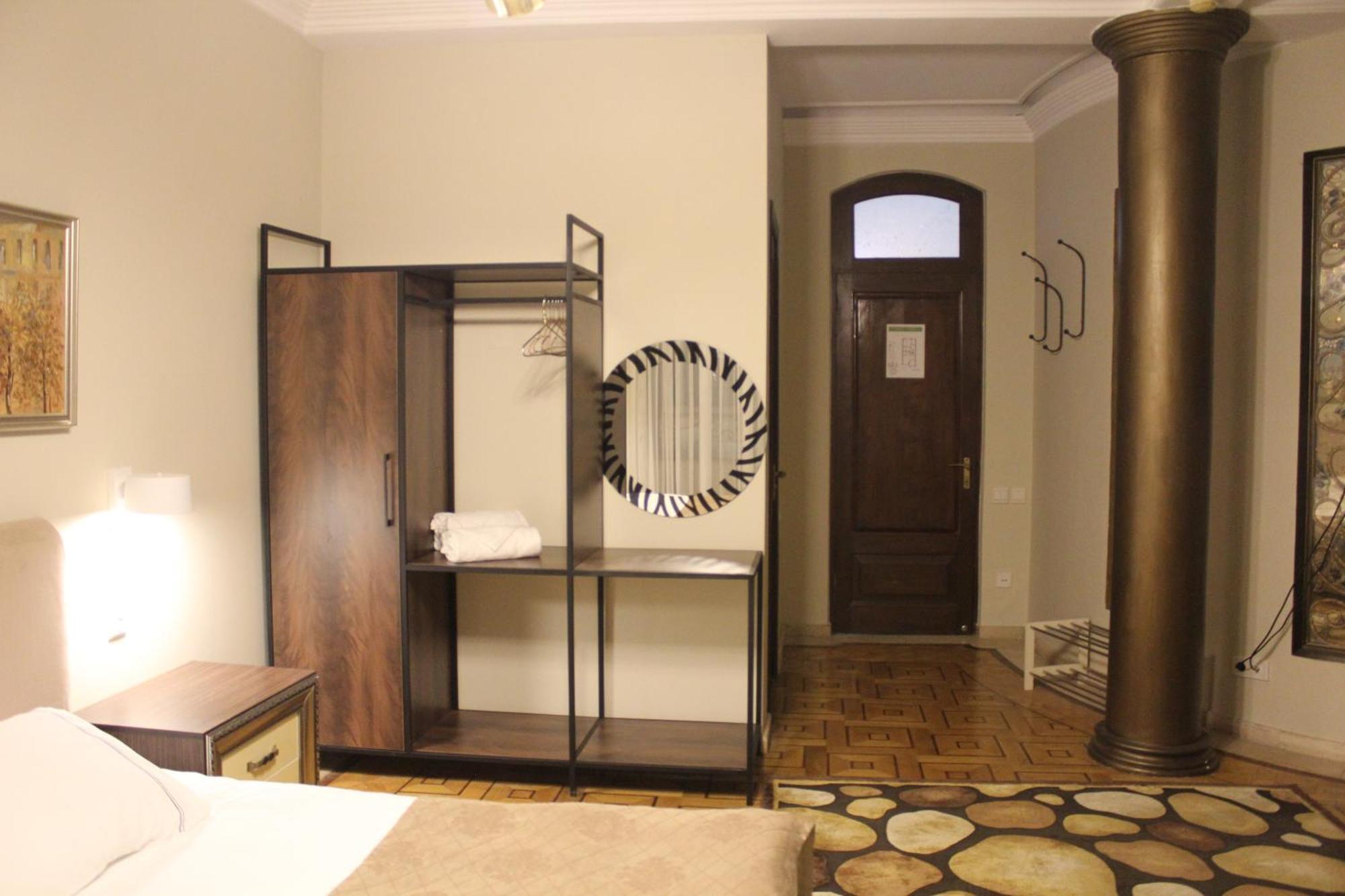 Luxor Gardens Hotel Batumi Room photo