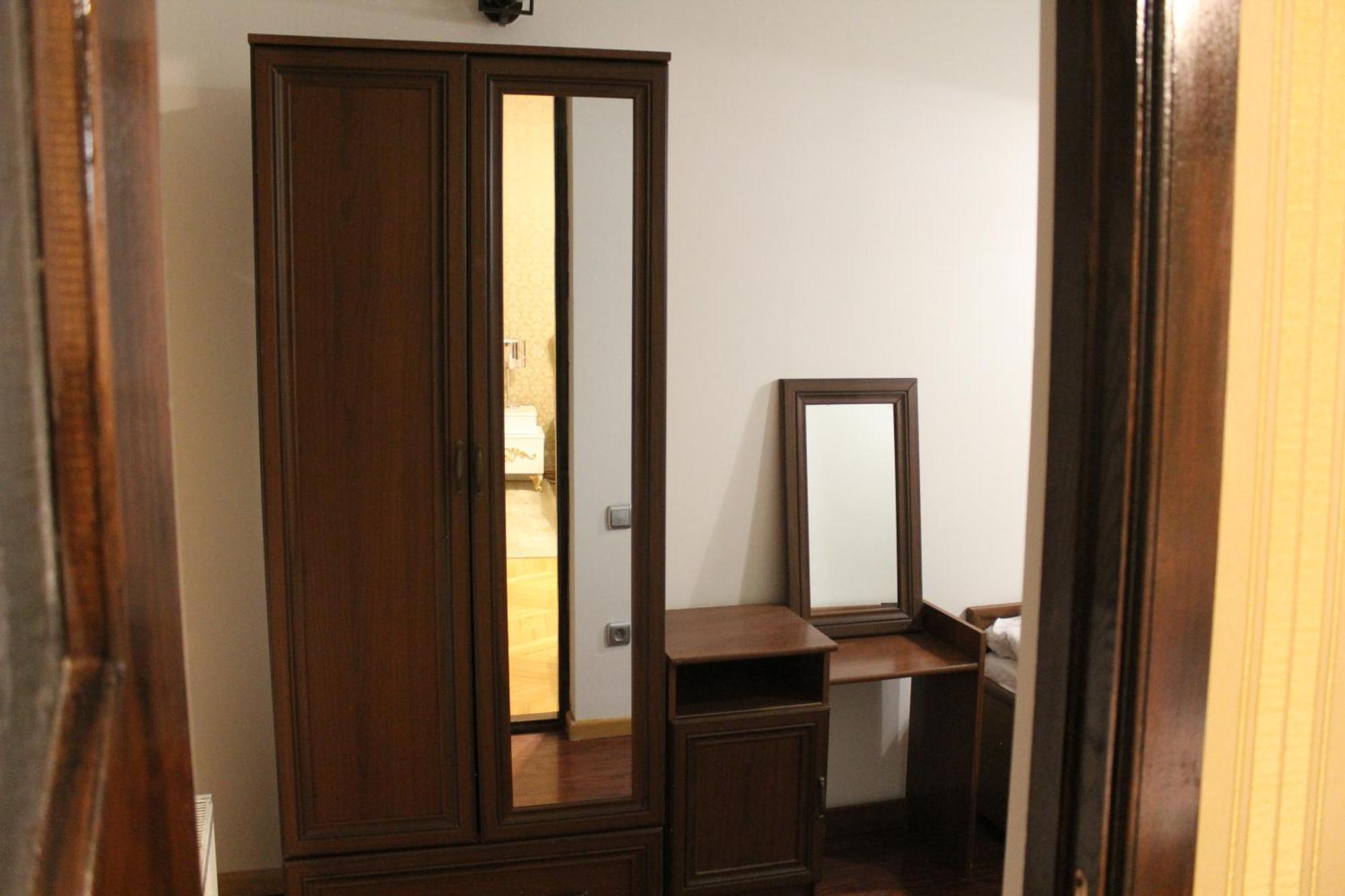 Luxor Gardens Hotel Batumi Room photo