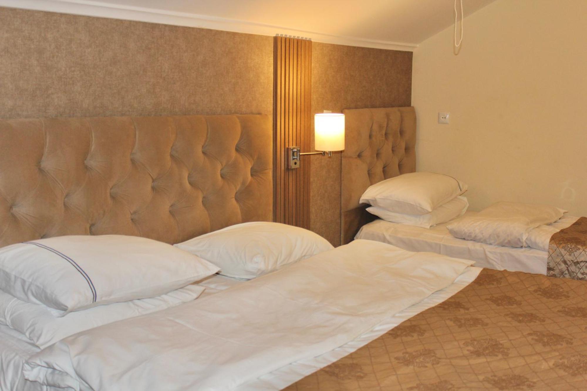 Luxor Gardens Hotel Batumi Room photo