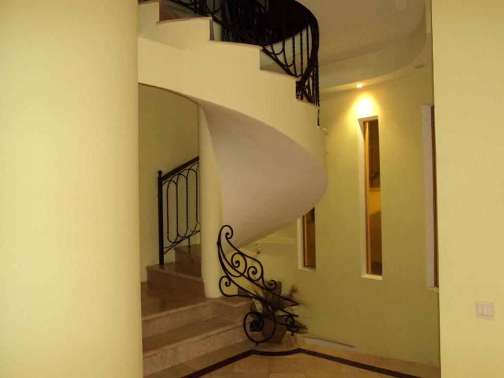 Luxor Gardens Hotel Batumi Exterior photo