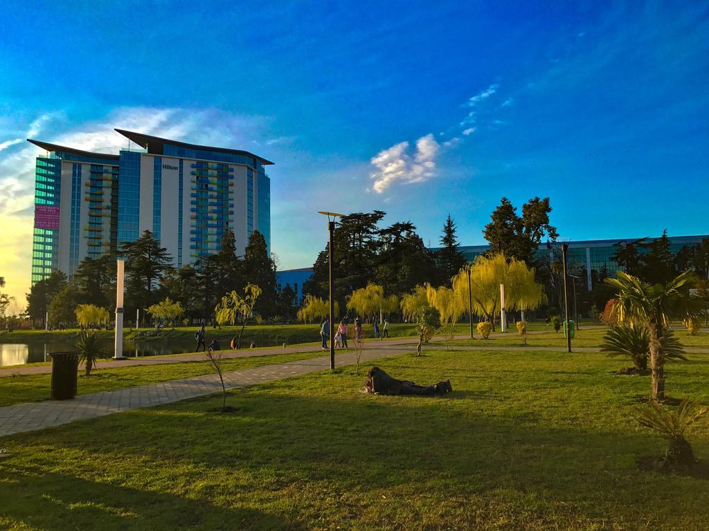 Luxor Gardens Hotel Batumi Exterior photo