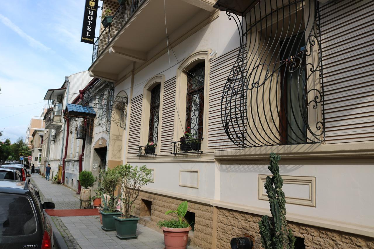 Luxor Gardens Hotel Batumi Exterior photo